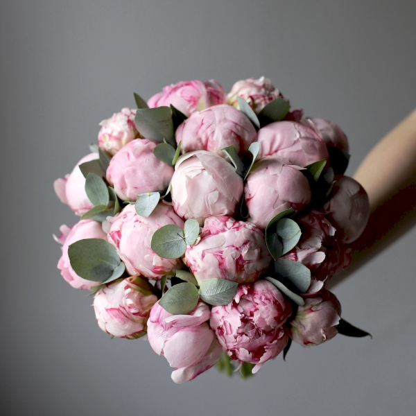 Букет невесты из нежно-розовых пионов - Размер M