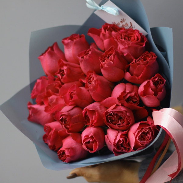Букет из пионовидных роз Дэвида Остина Кейт - 23 розы