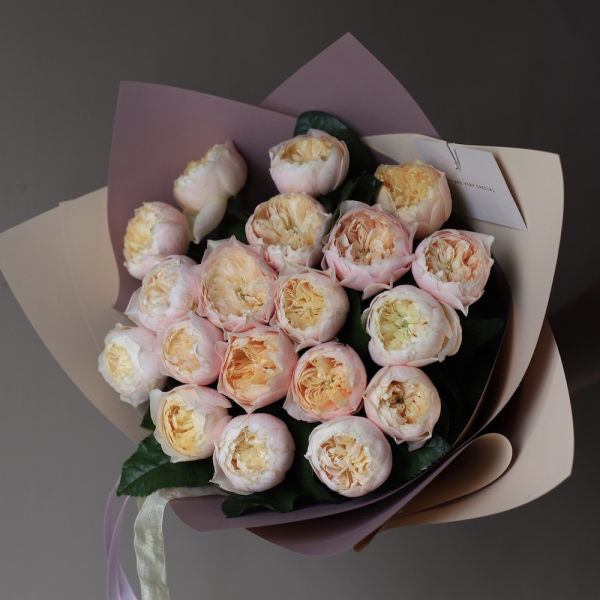 Букет из пионовидных роз Вувузела - 19 роз 