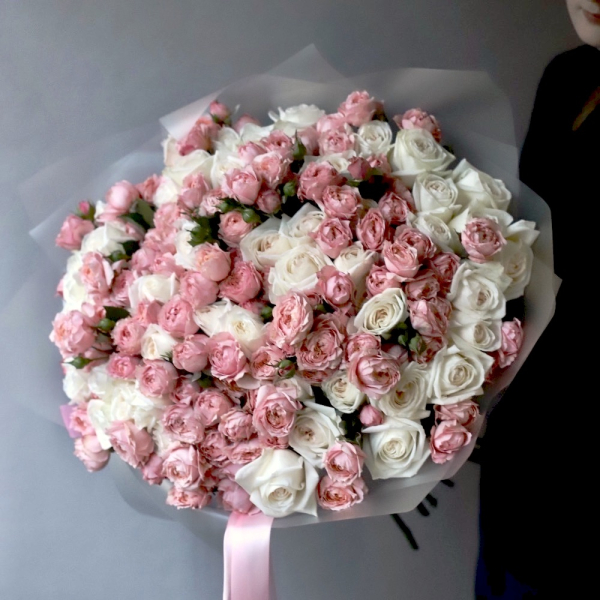 Букет из пионовидных роз и кустовых роз - Размер XL