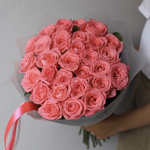 Букет из лососевых роз - 29 роз 