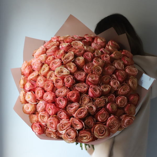 Букет из пионовидных роз Кахала - 101 роза