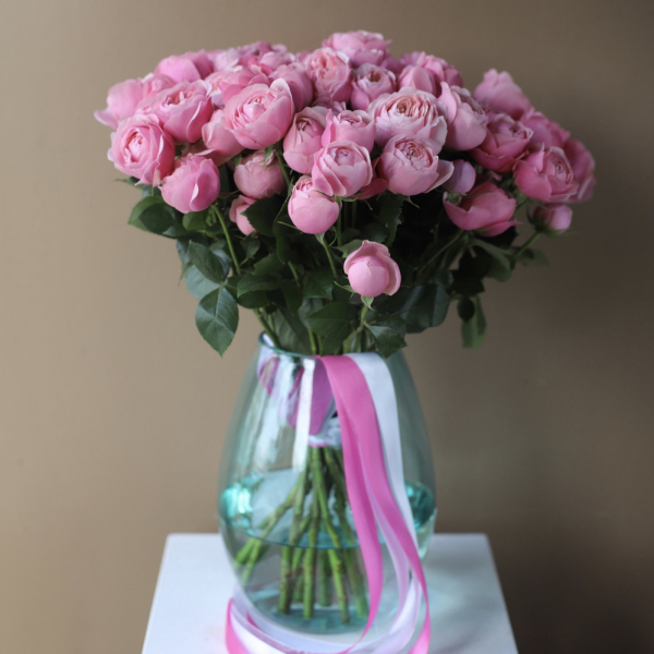 Букет из кустовых пионовидных роз в вазе - 29 кустовых роз (эта ваза идет отдельно)